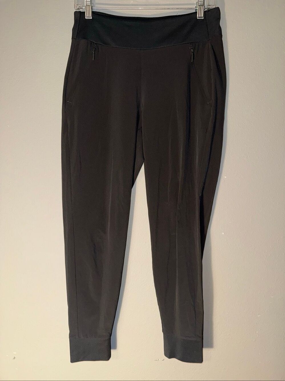 Athleta charcoal grey trekki joggers size 6 #722